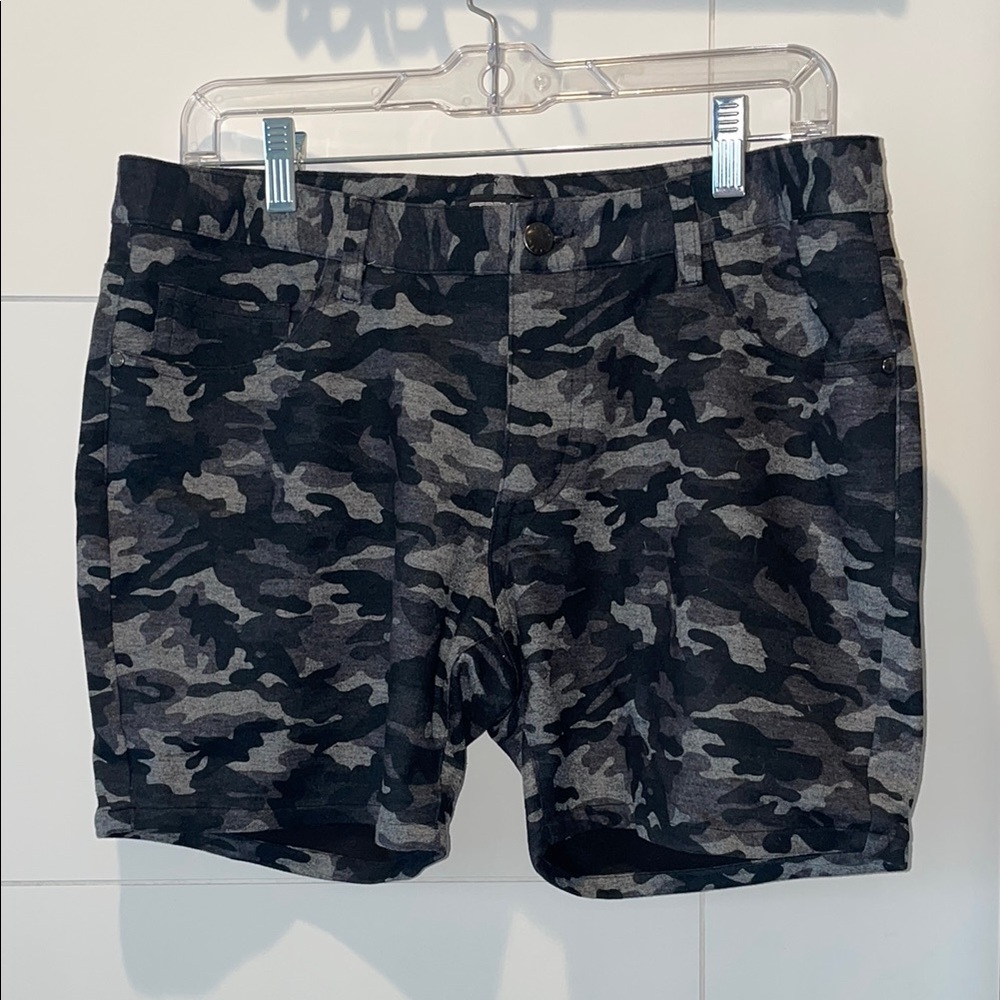 Men's ST33LE Camouflage Shorts